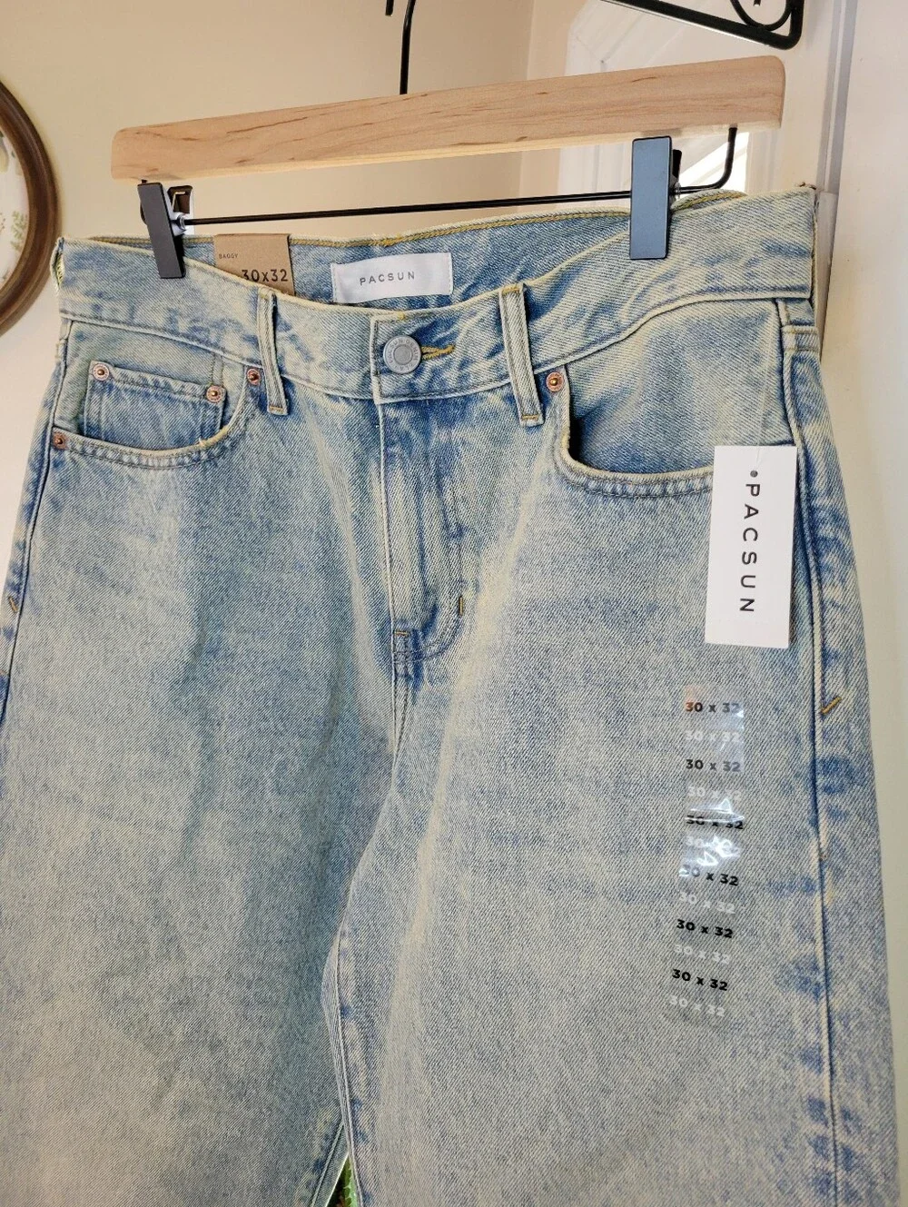 NWT Pacsun Mid Rise Wide Leg Baggy Fit Slight Acid Wash Jeans, Size Mens 30×32